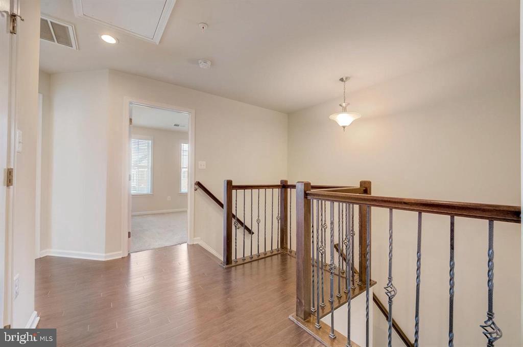 MARLBORO RIDGE - Residential