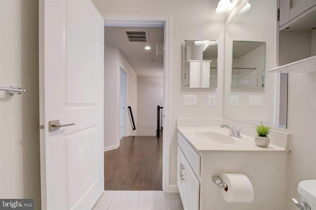 MARLBORO RIDGE - Residential