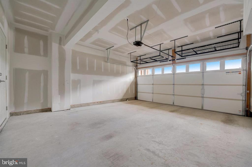 MARLBORO RIDGE - Residential