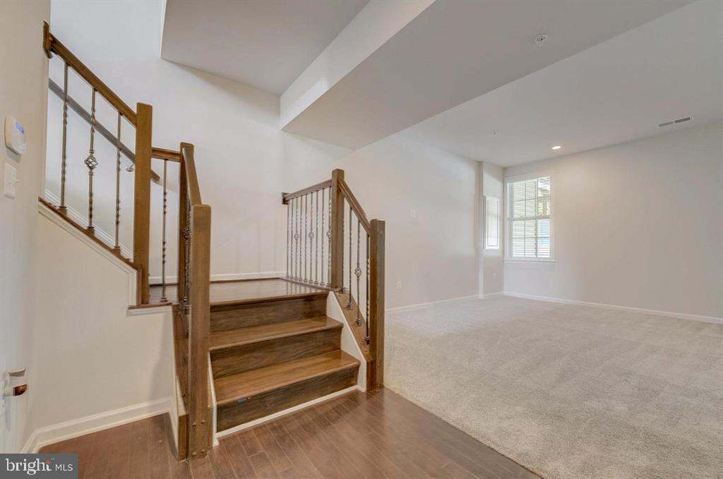 MARLBORO RIDGE - Residential