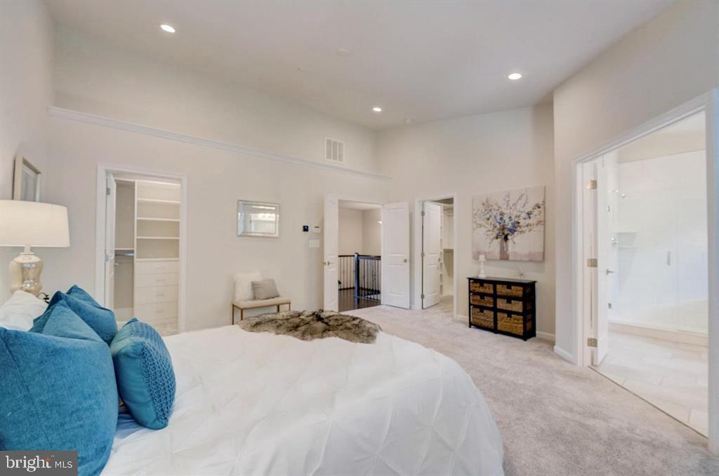 MARLBORO RIDGE - Residential