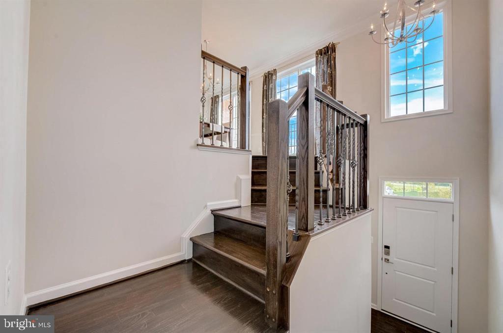 MARLBORO RIDGE - Residential