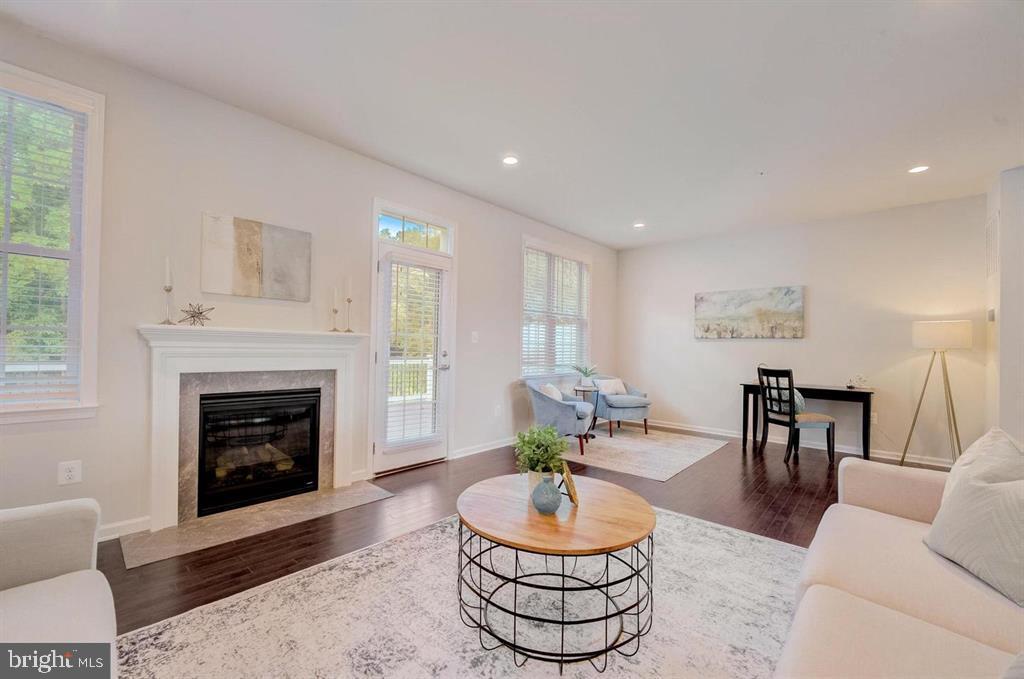 MARLBORO RIDGE - Residential