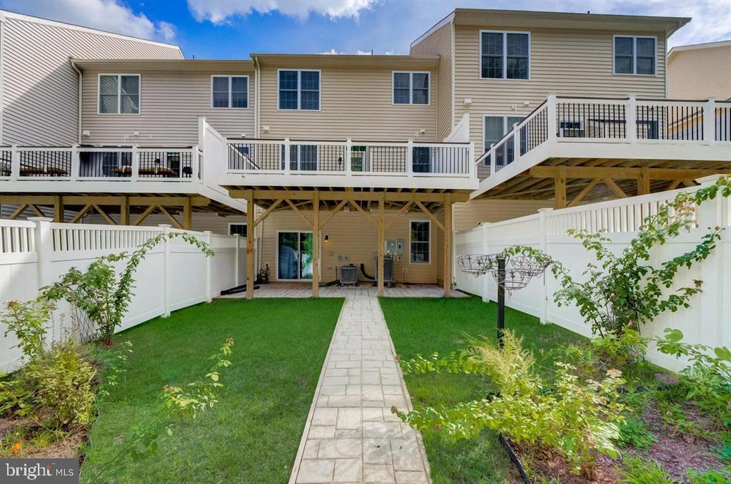 MARLBORO RIDGE - Residential