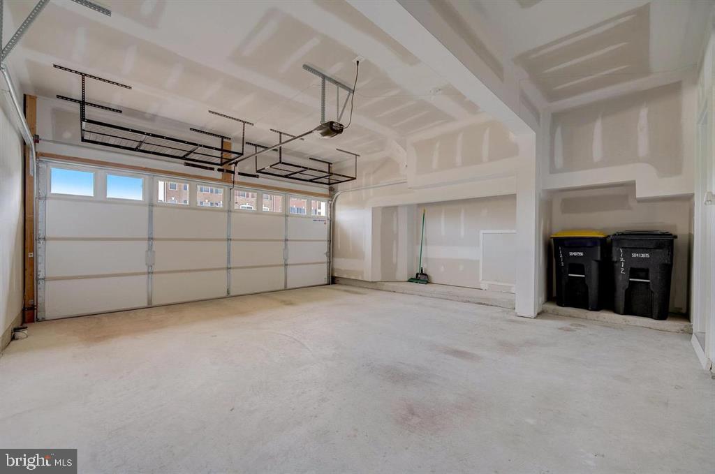 MARLBORO RIDGE - Residential