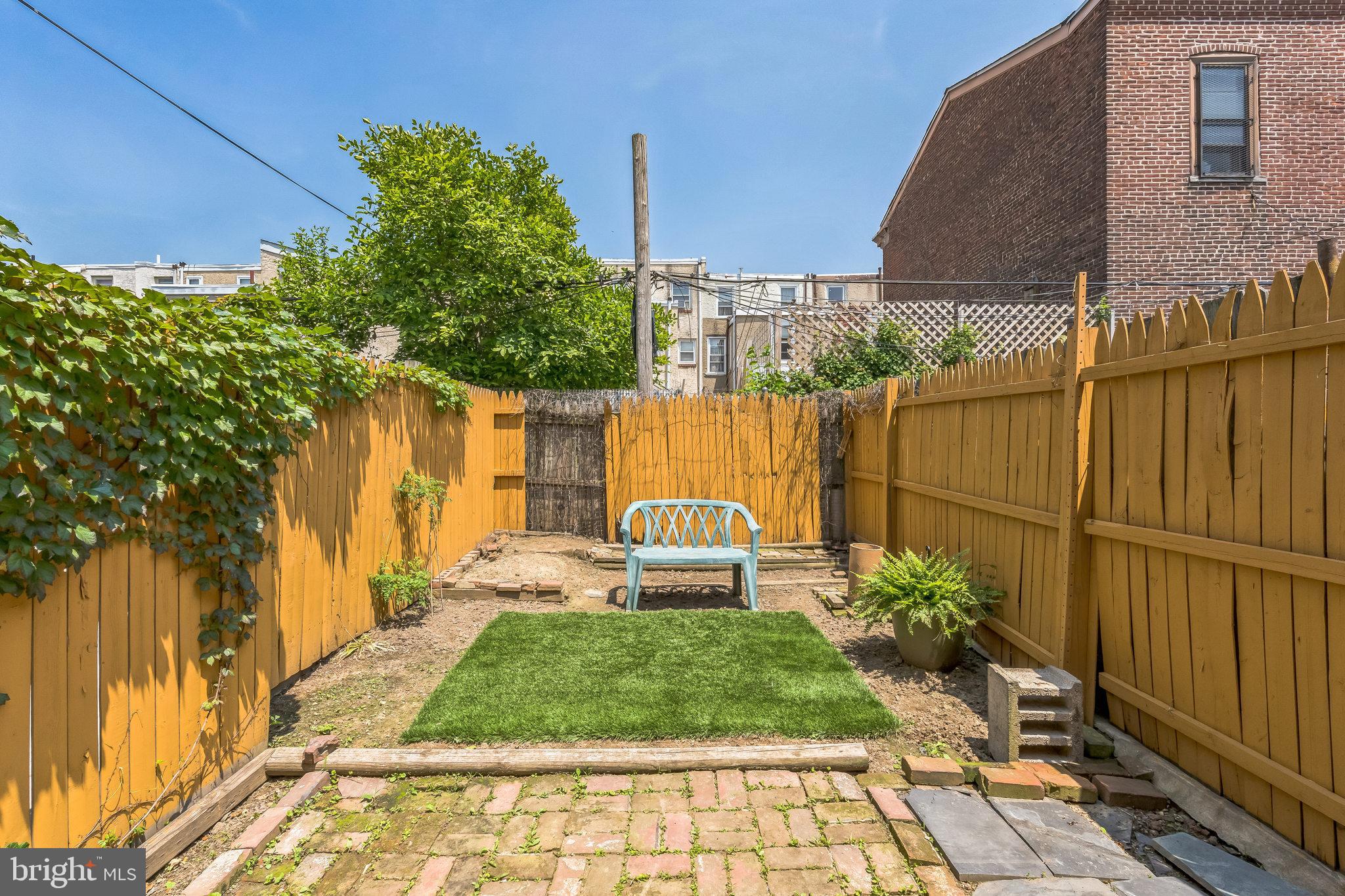 EAST KENSINGTON - Residential