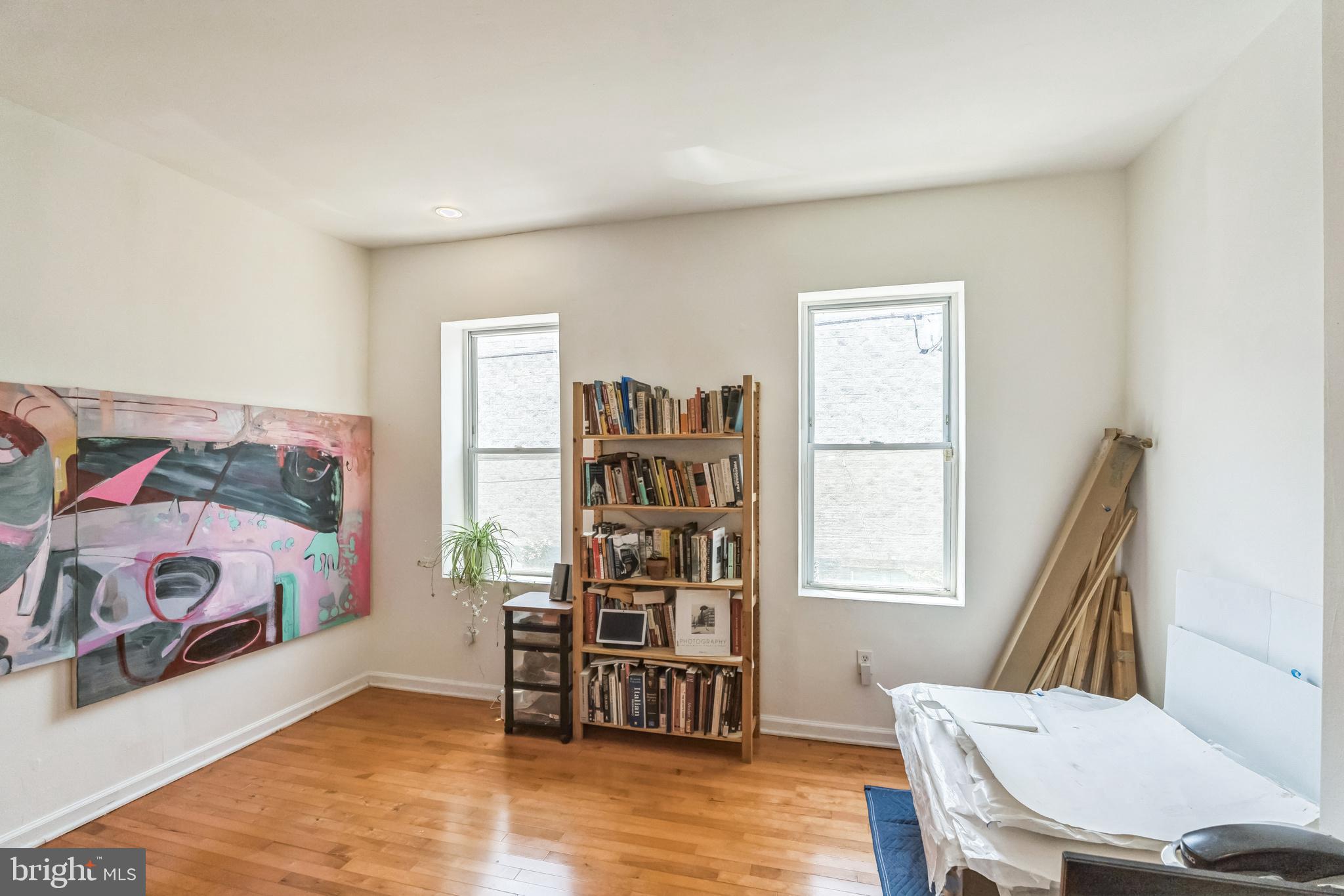 EAST KENSINGTON - Residential