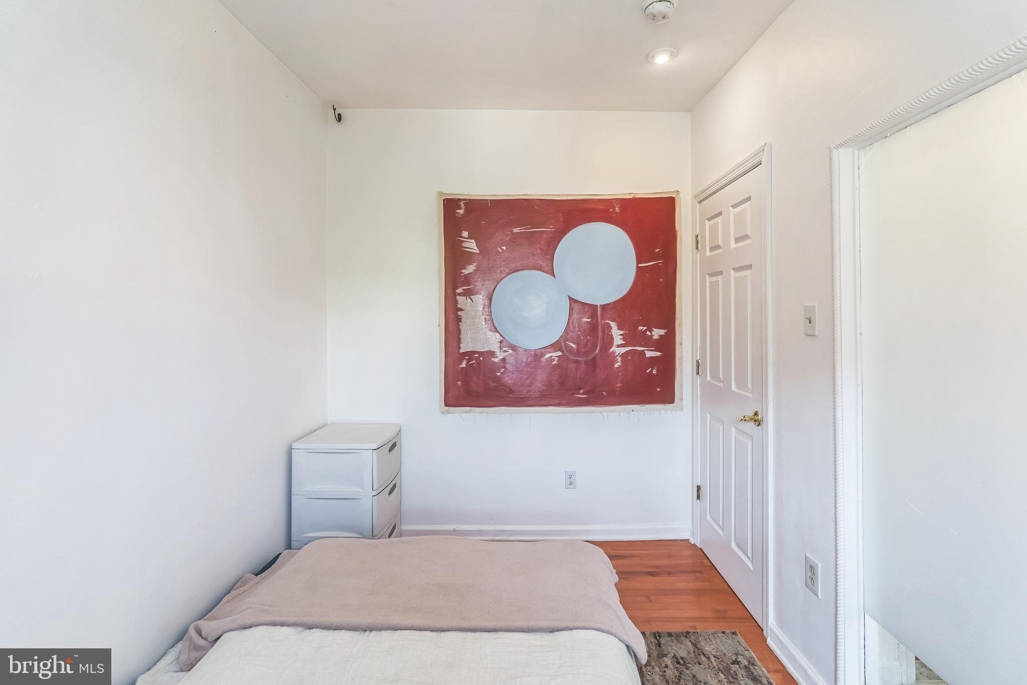EAST KENSINGTON - Residential