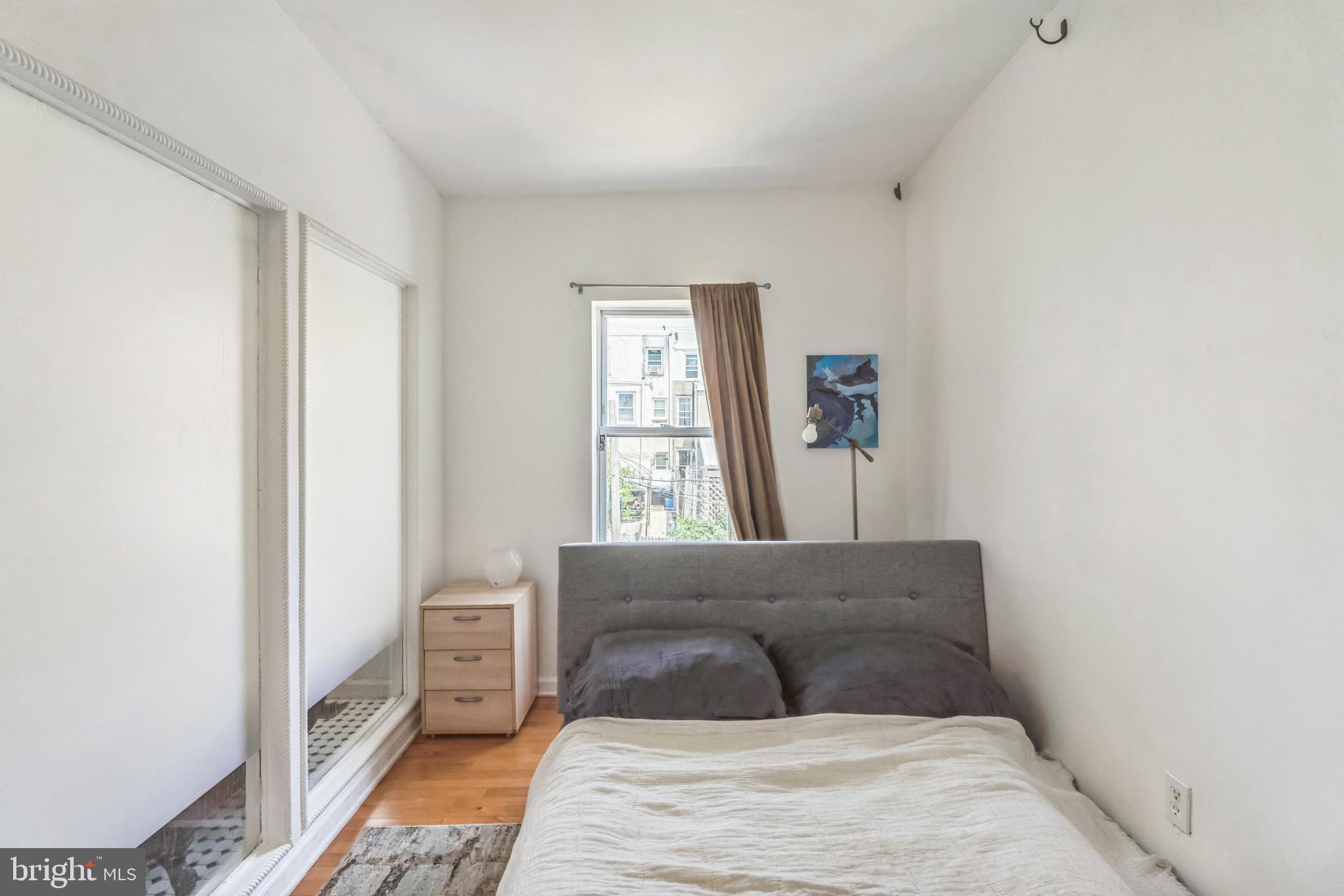 EAST KENSINGTON - Residential