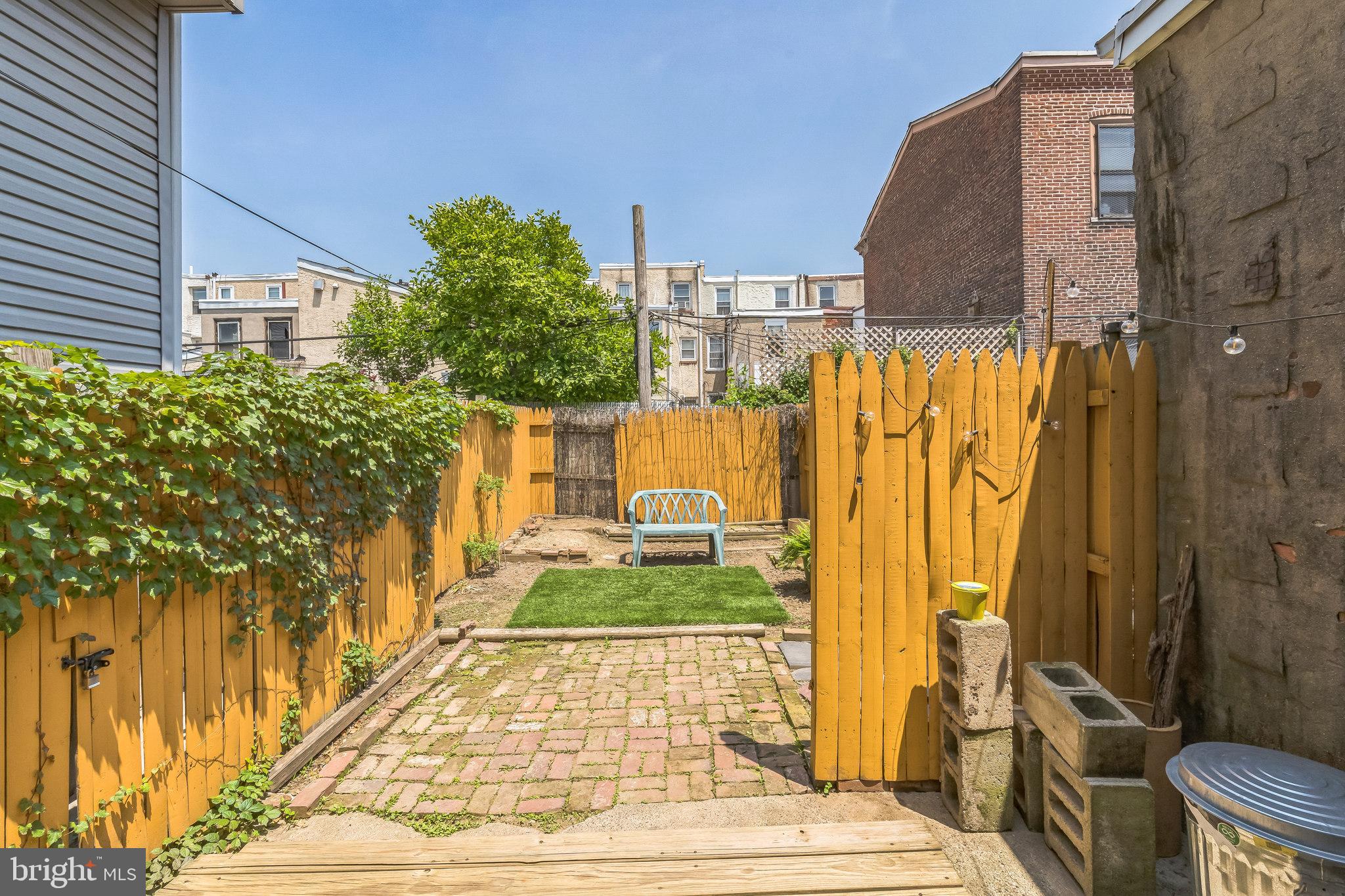 EAST KENSINGTON - Residential