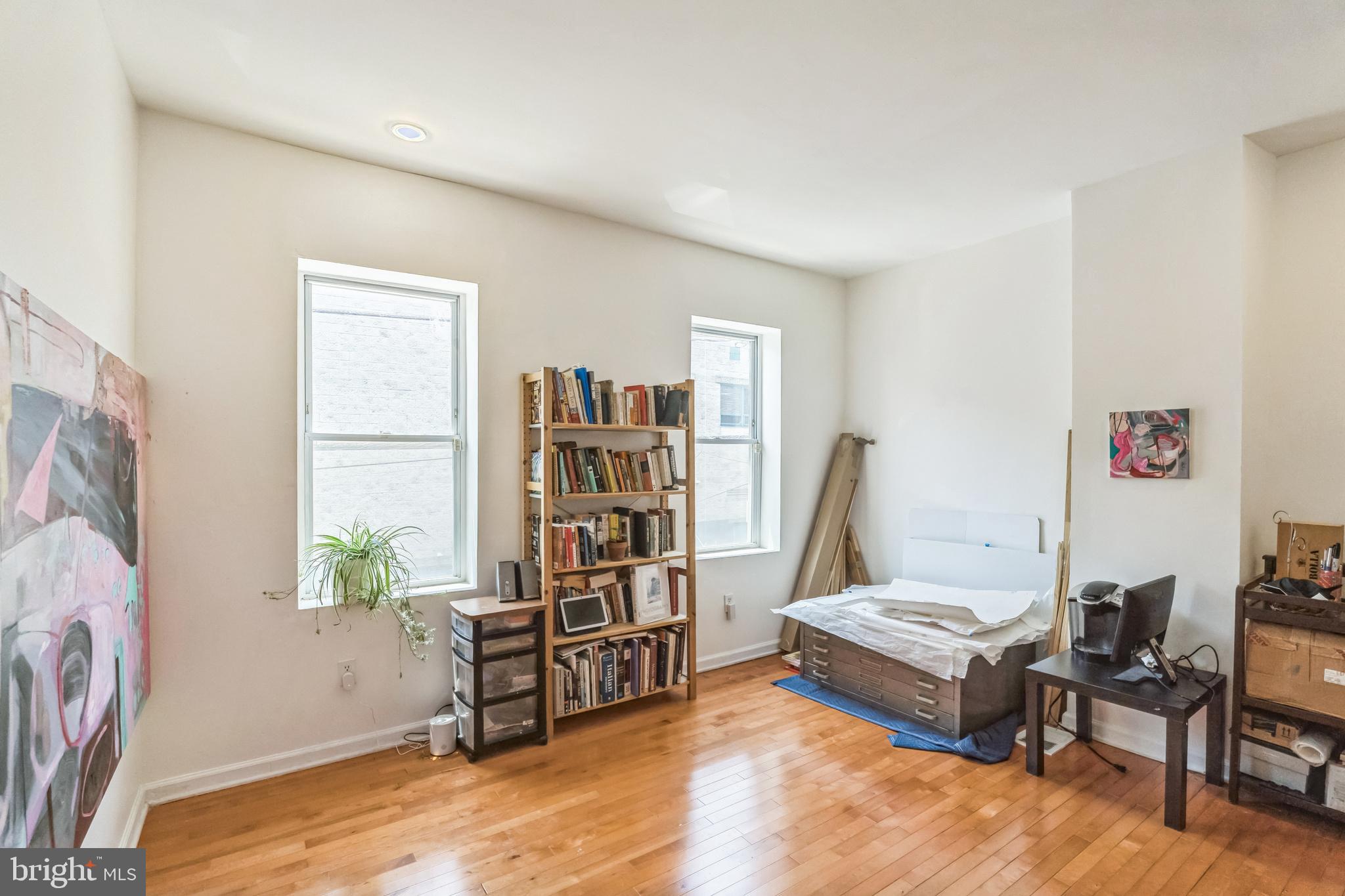 EAST KENSINGTON - Residential