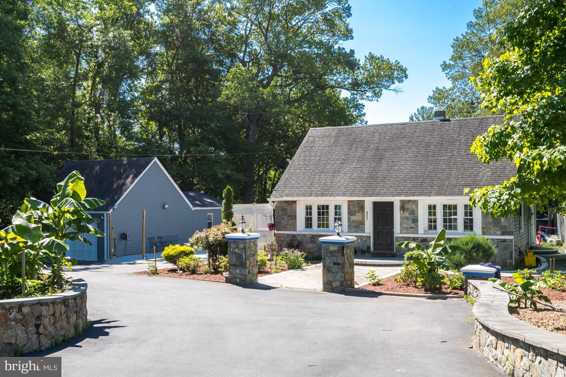 YORKSHIRE VILLAGE - Residential