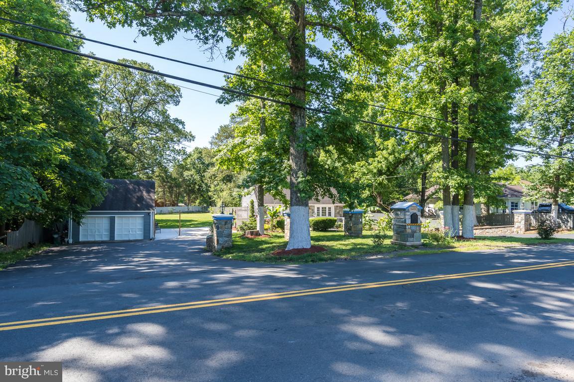 YORKSHIRE VILLAGE - Residential