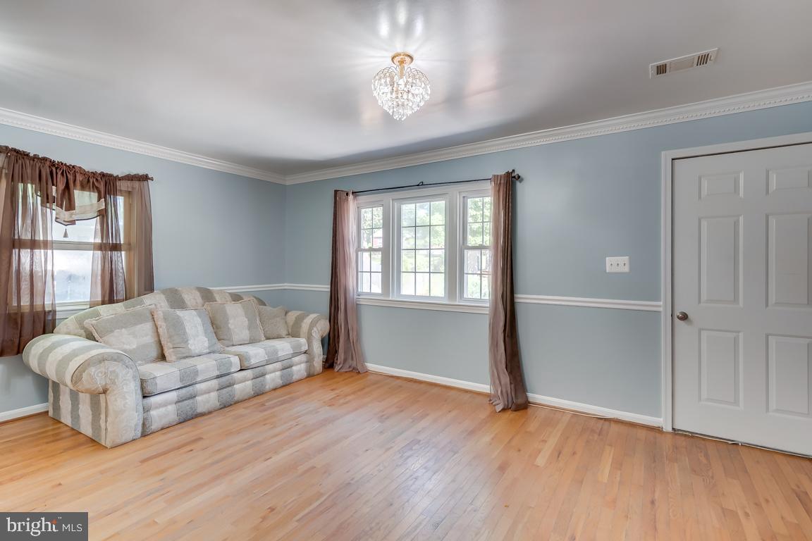 YORKSHIRE VILLAGE - Residential