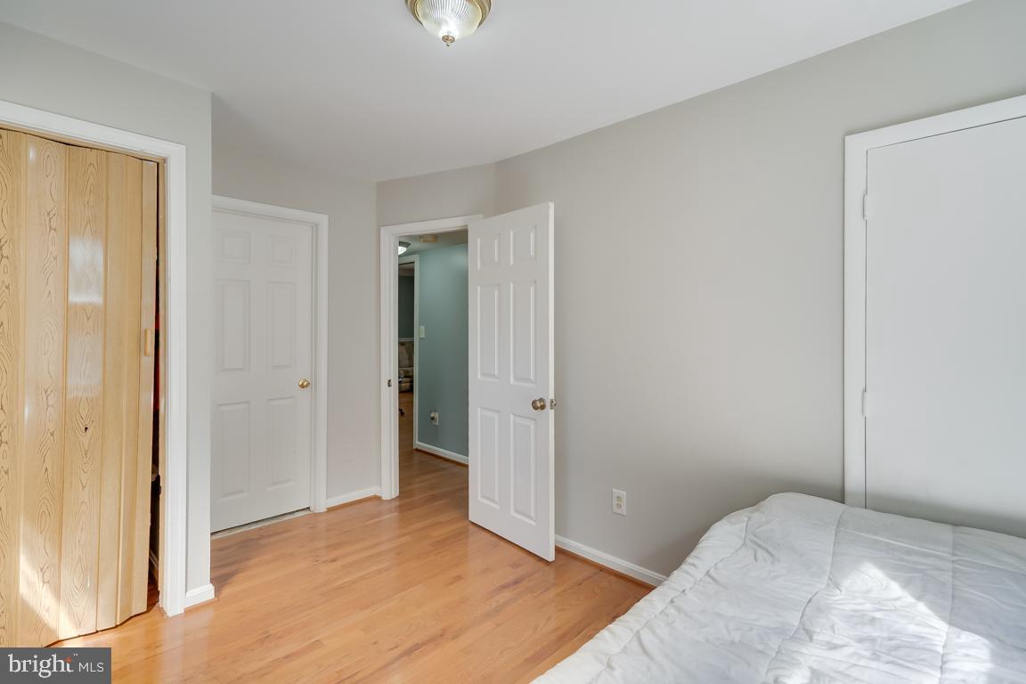 YORKSHIRE VILLAGE - Residential