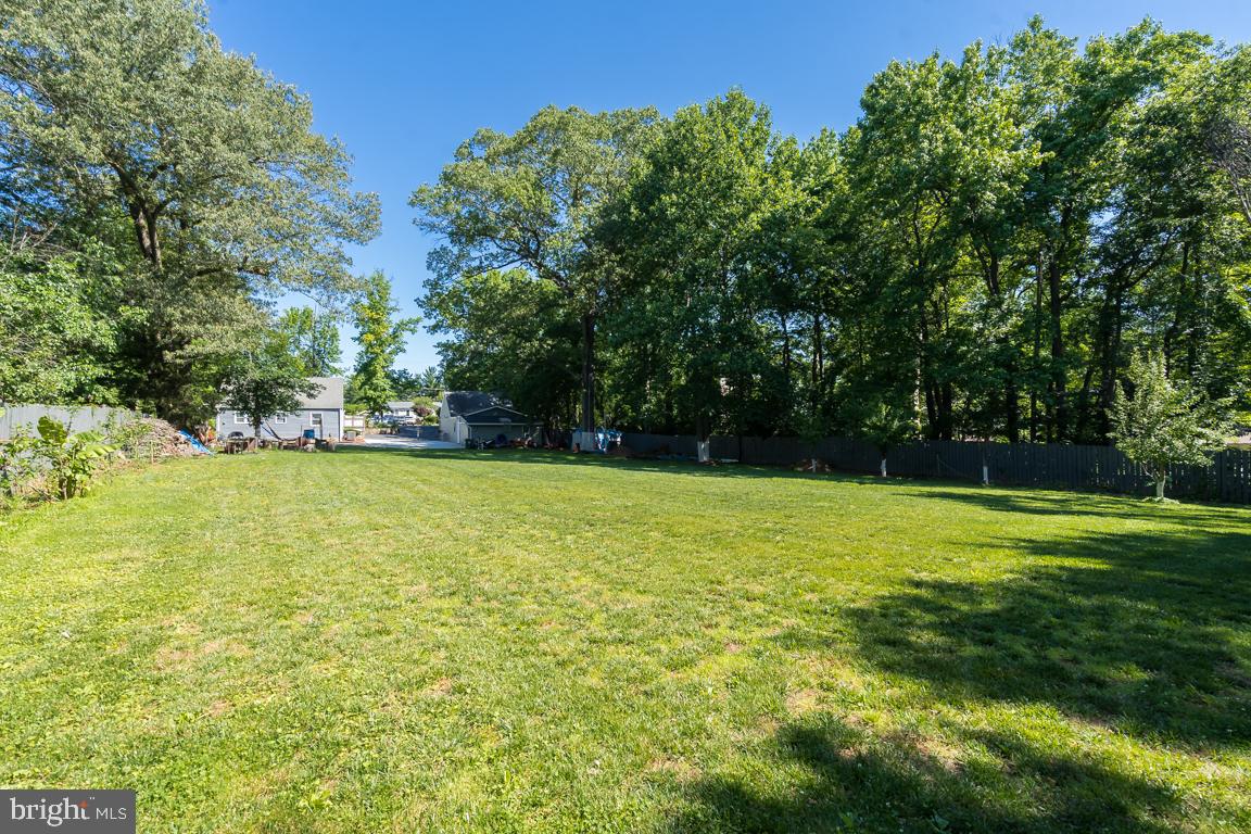 YORKSHIRE VILLAGE - Residential