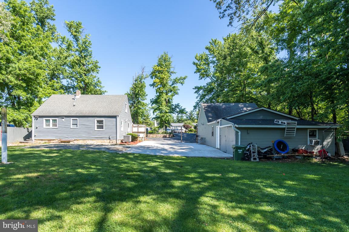 YORKSHIRE VILLAGE - Residential