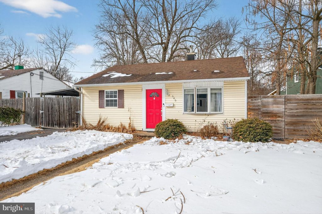 Photo of 646 Barclay Avenue, MORRISVILLE, PA 19067 (MLS # PABU2113434)