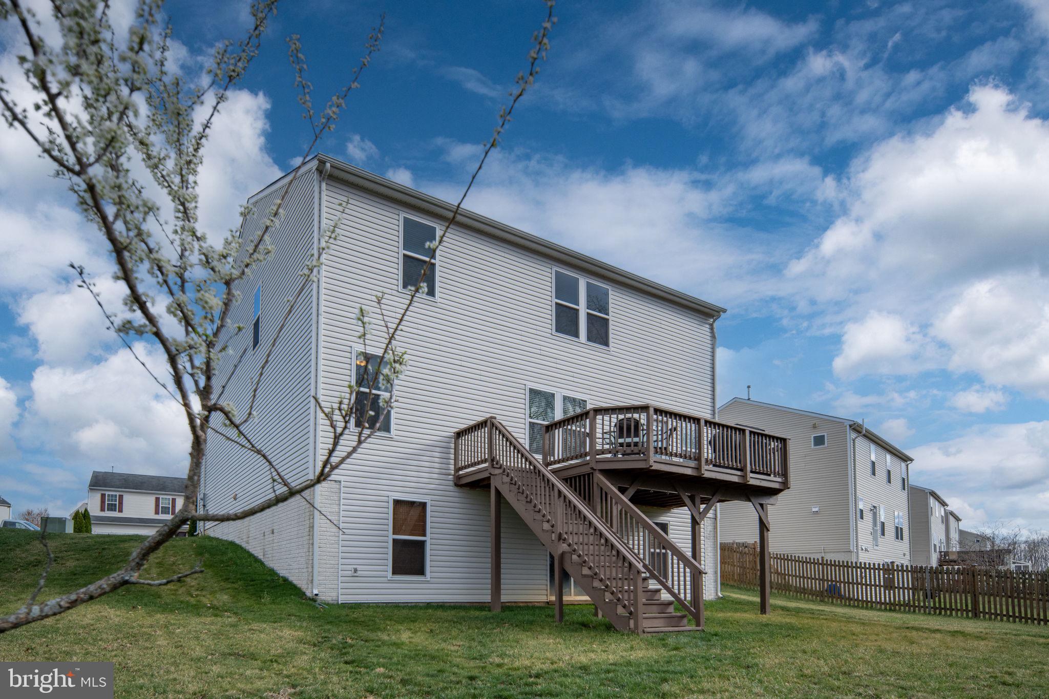 STAFFORD LAKES VILLAGE - Residential