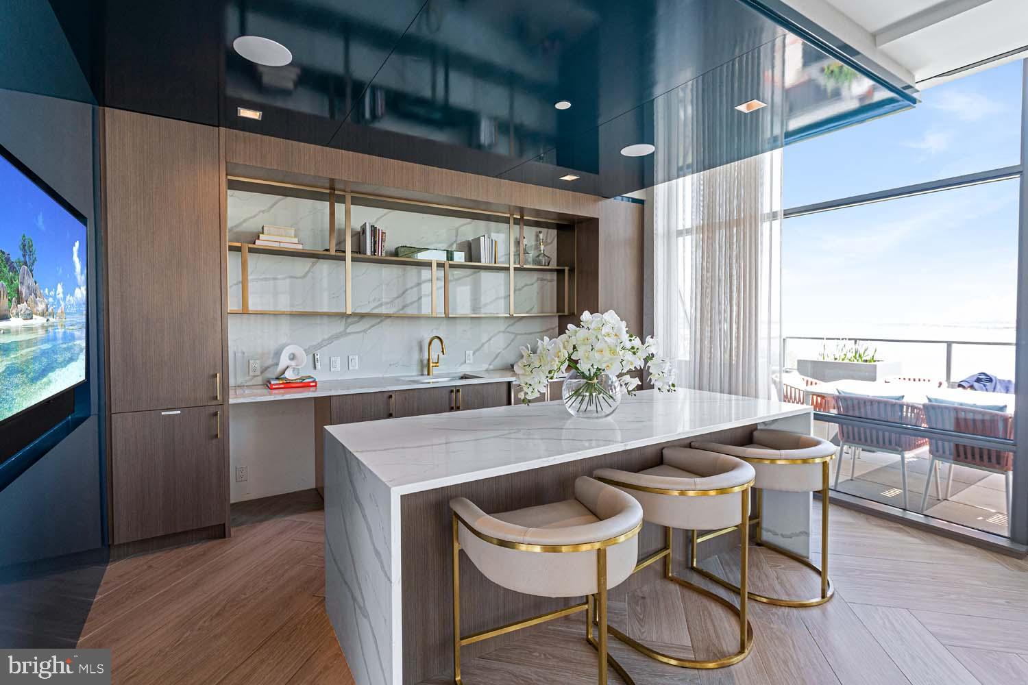 OLD TOWN ALEXANDRIA - Residential