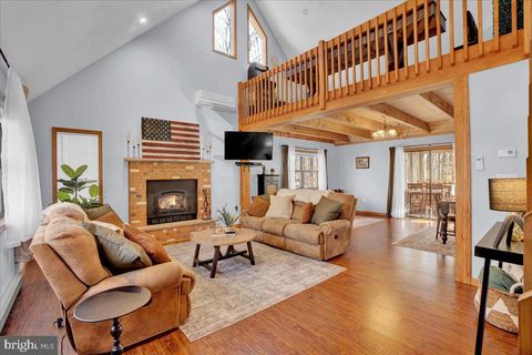 122 BIG BASS DRIVE GOULDSBORO PA 18424