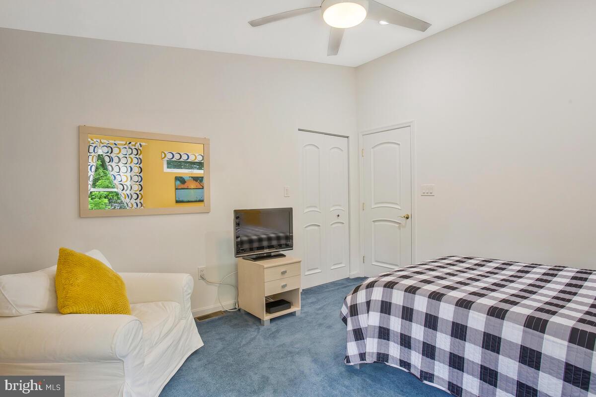 THE HIGHLANDS - Residential