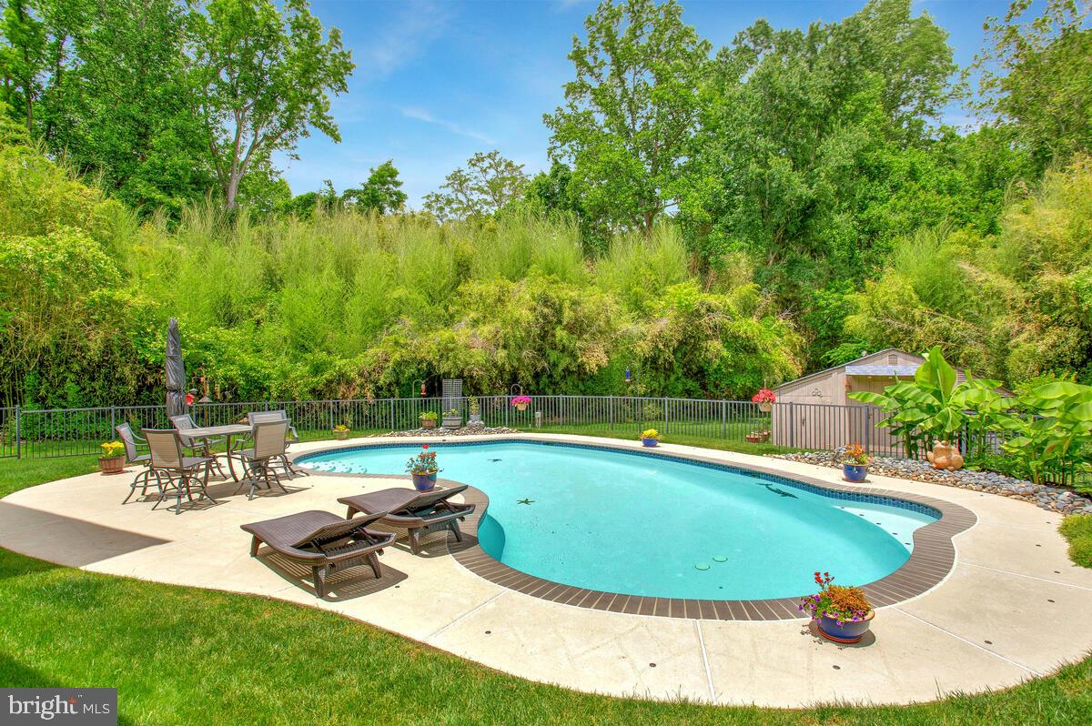 THE HIGHLANDS - Residential