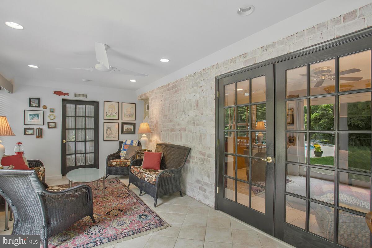 THE HIGHLANDS - Residential