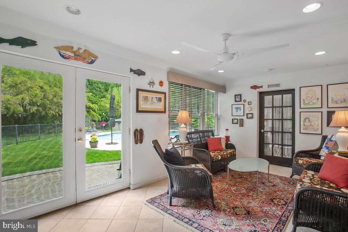 THE HIGHLANDS - Residential