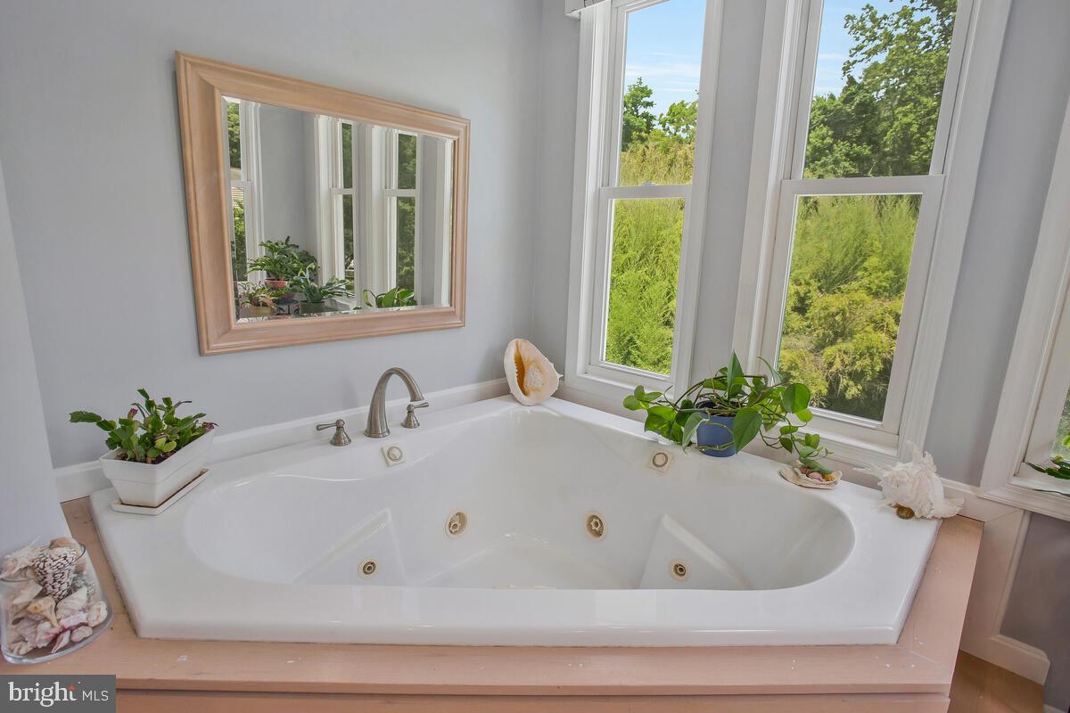 THE HIGHLANDS - Residential