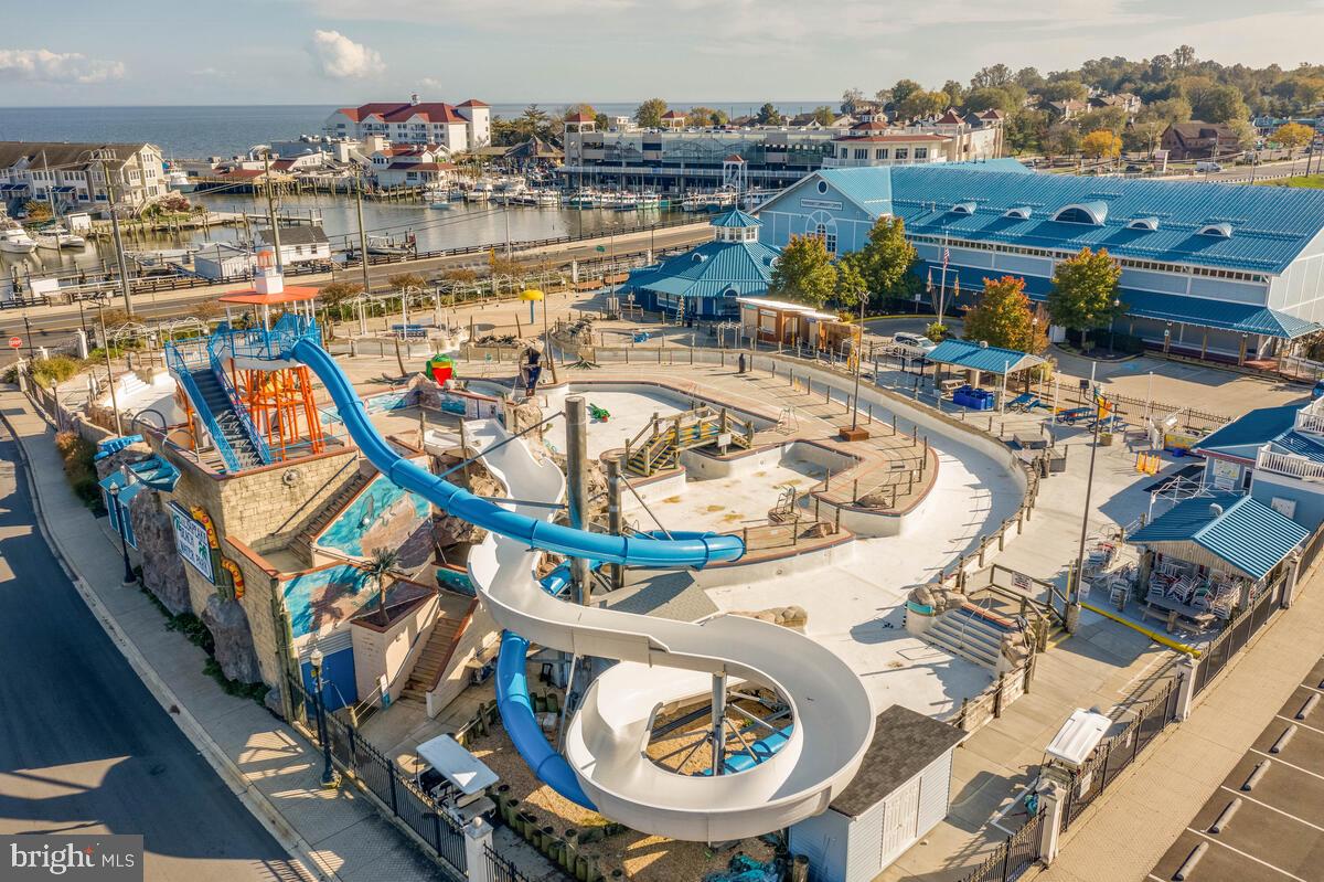 THE HIGHLANDS - Residential