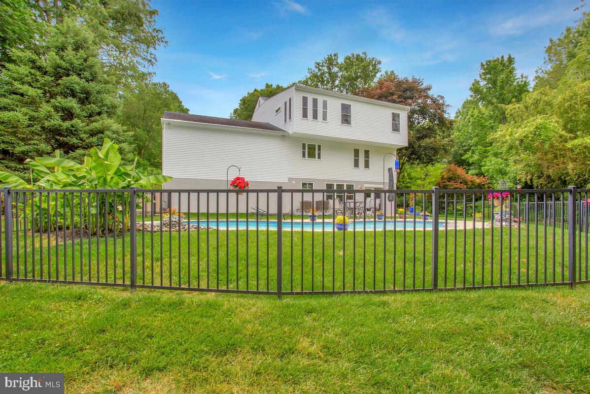 THE HIGHLANDS - Residential