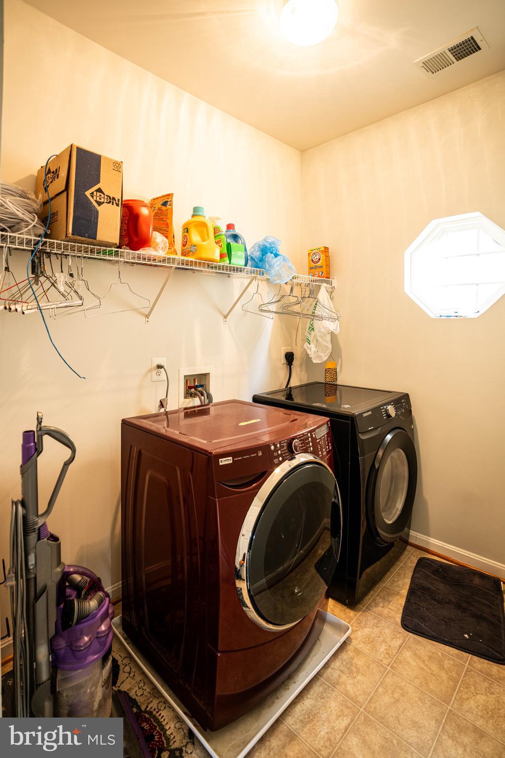 LORTON VALLEY NORTH - Residential Lease