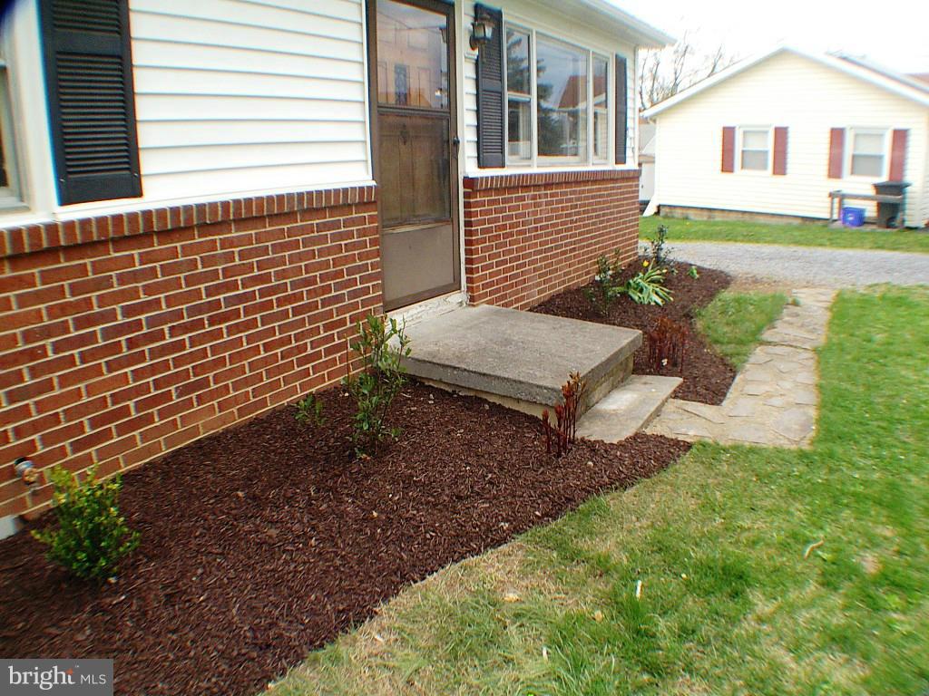 LOCUST & GROVE - Residential