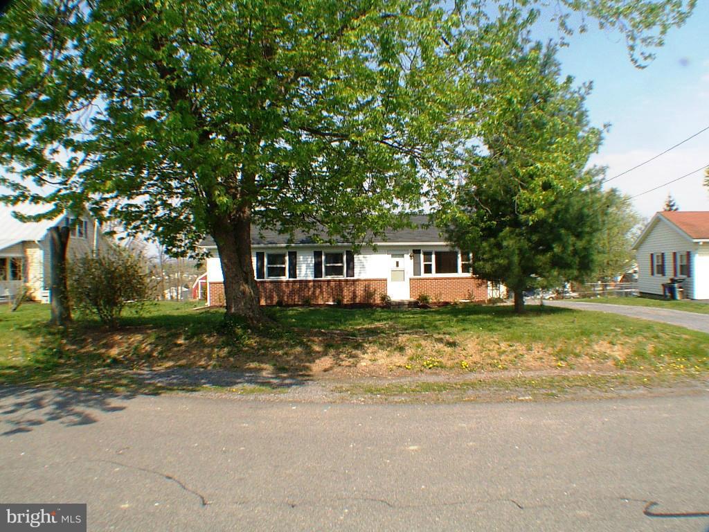 LOCUST & GROVE - Residential