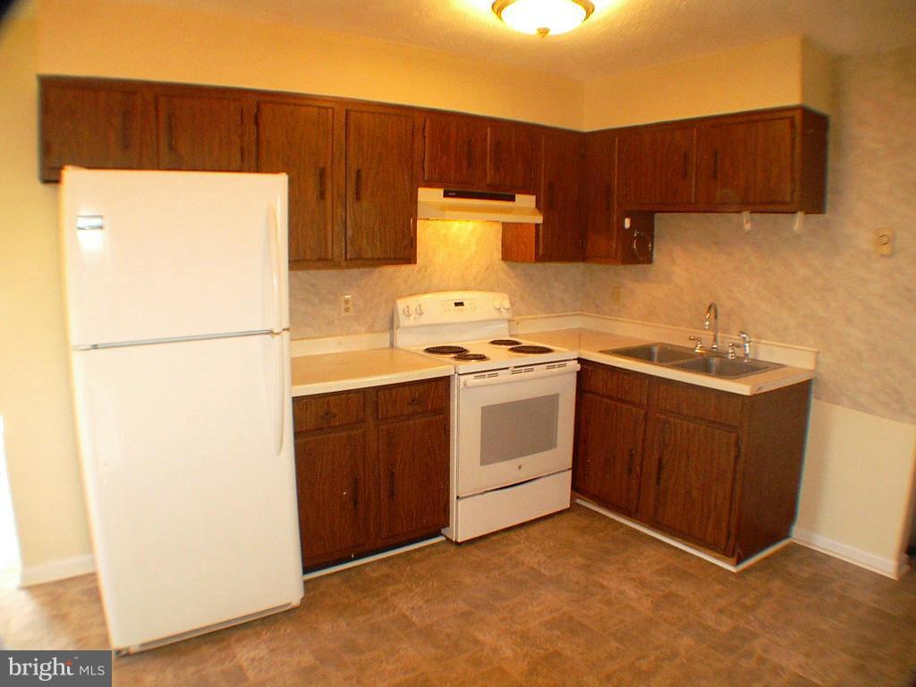 LOCUST & GROVE - Residential