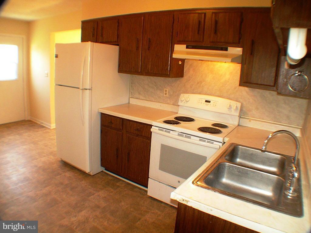 LOCUST & GROVE - Residential