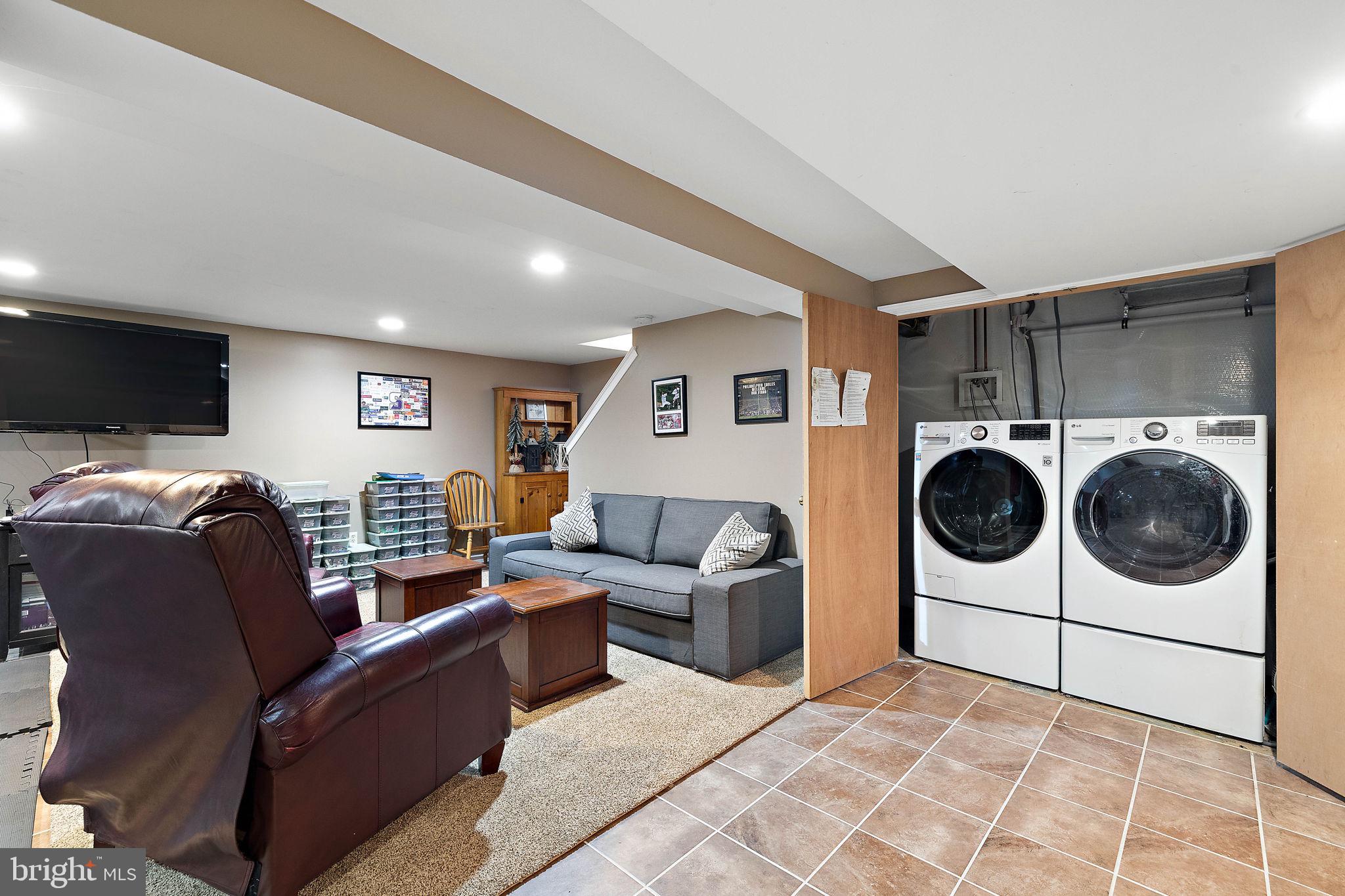 SPRING MILL FARMS - Residential