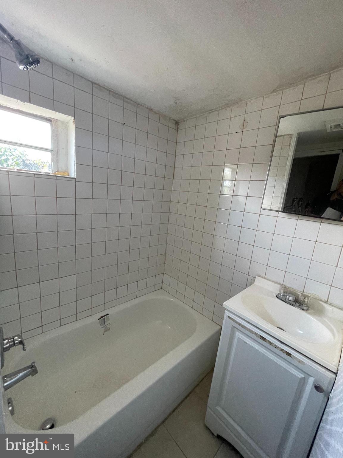 KENSINGTON - Residential Income