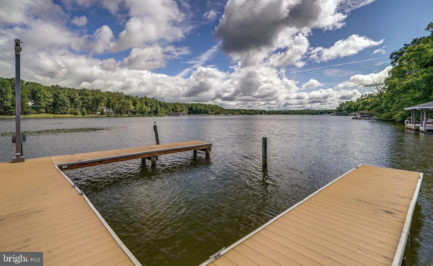 FRESHWATER ESTATES - Land