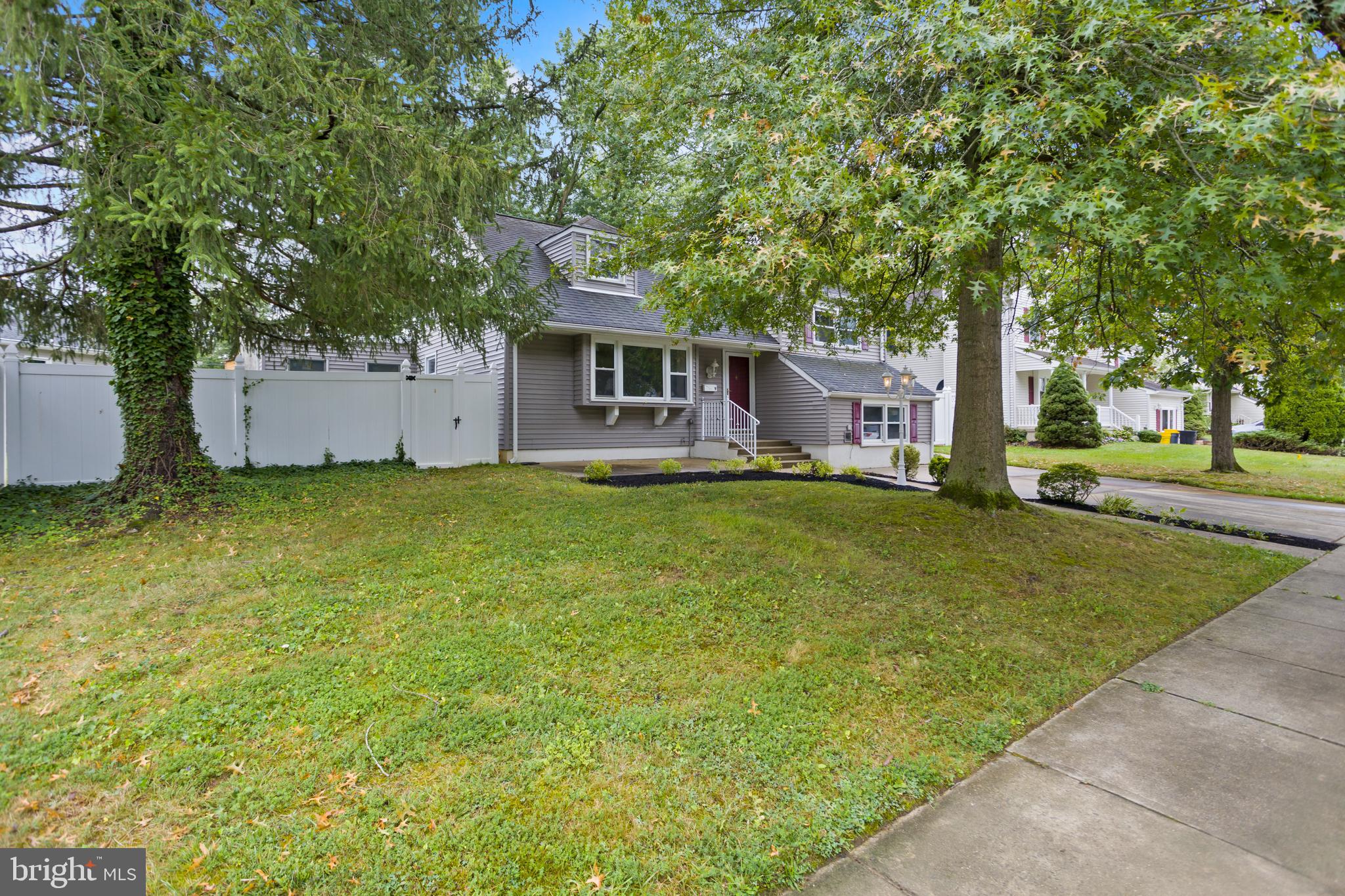 9 SHAWNEE DRIVE