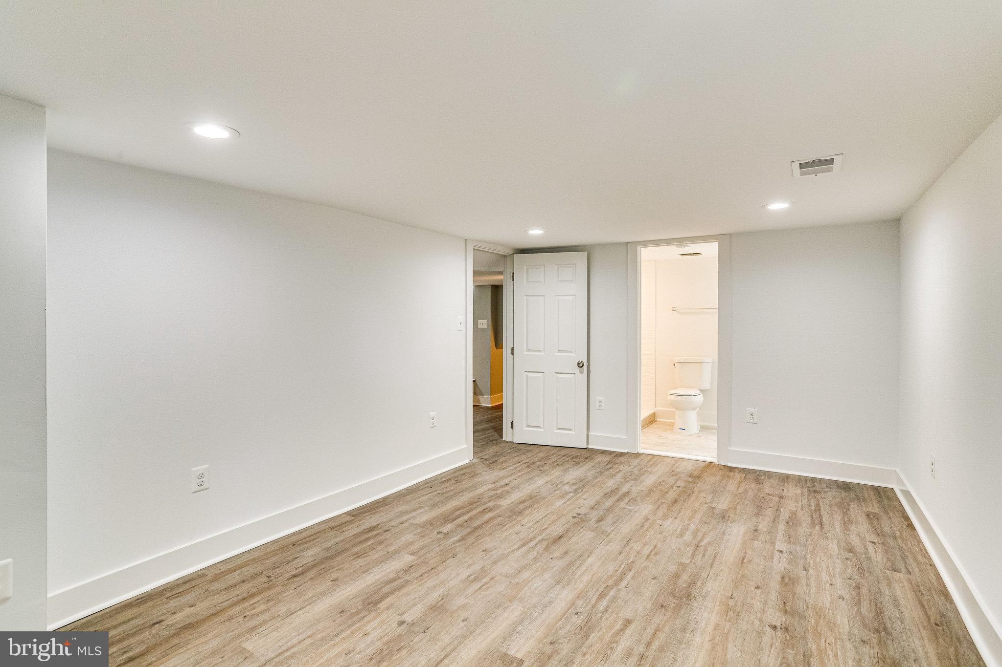 RIVERDALE PARK - Residential