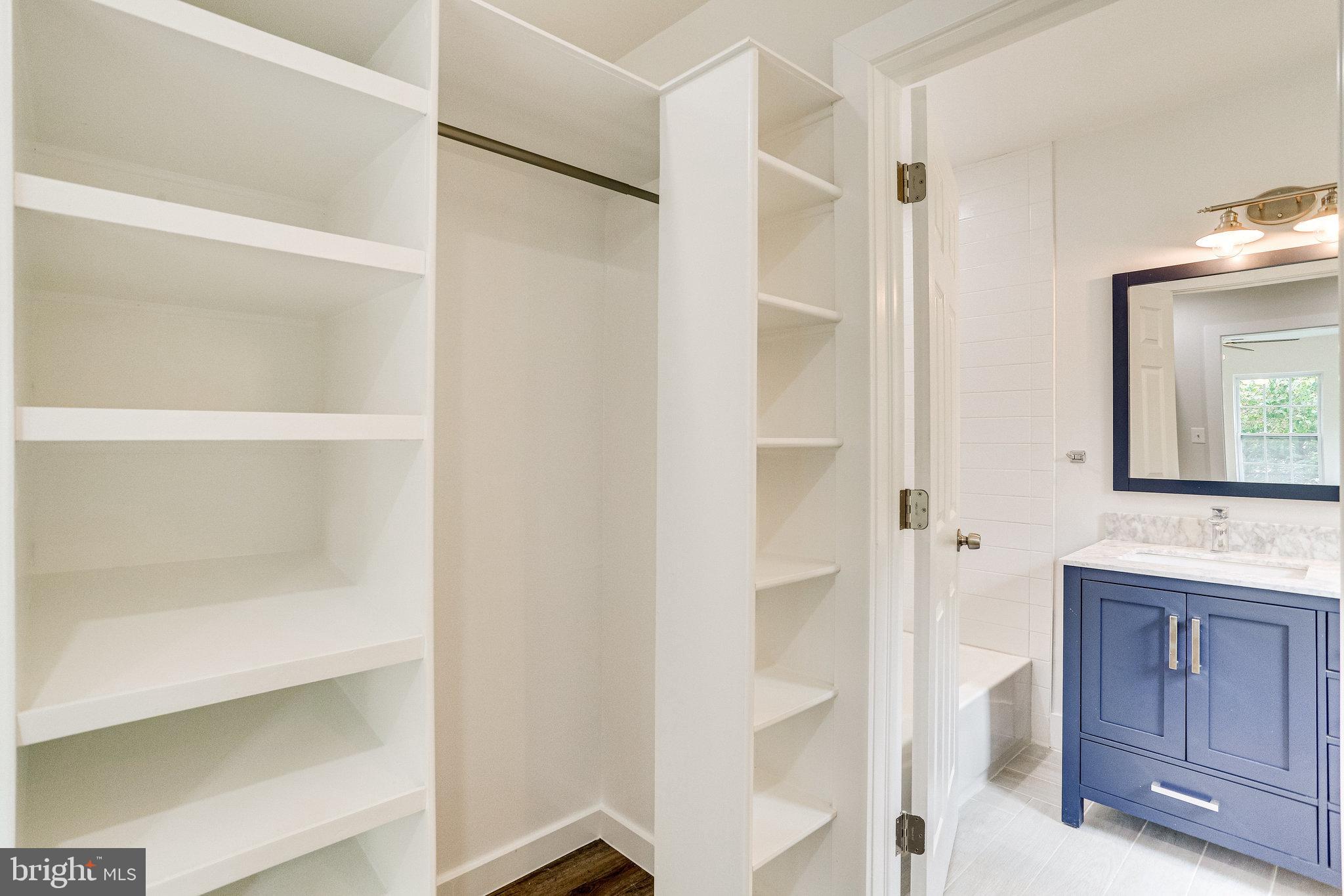 RIVERDALE PARK - Residential