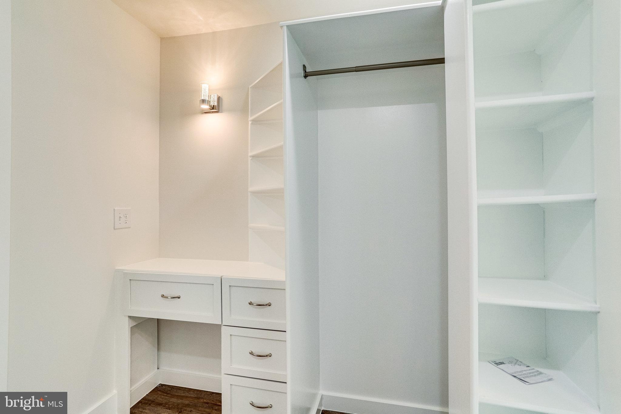 RIVERDALE PARK - Residential