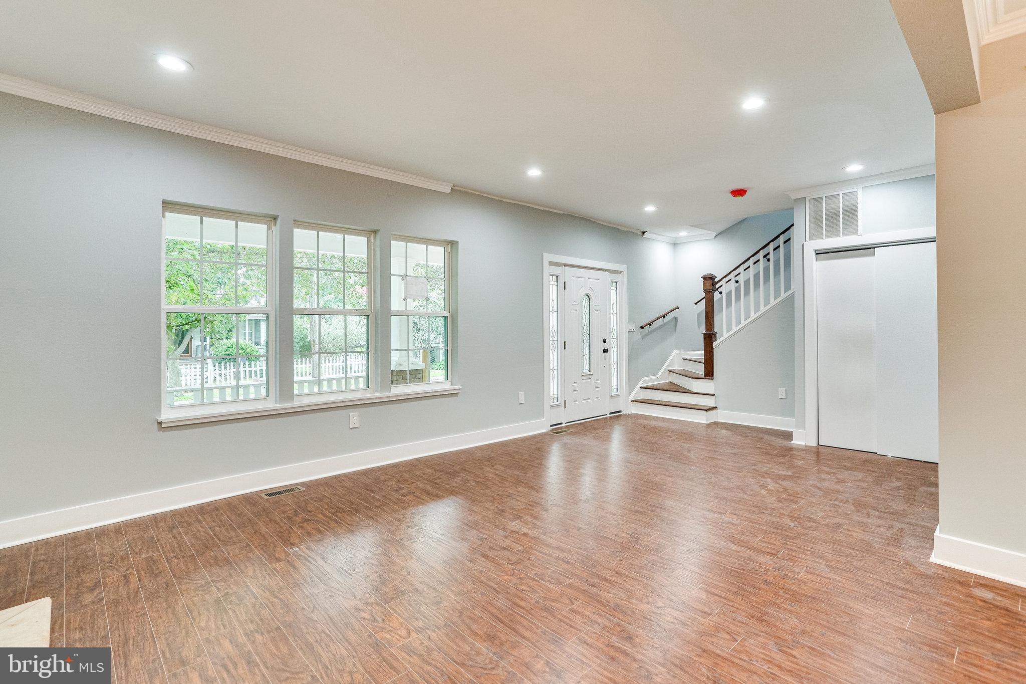 RIVERDALE PARK - Residential