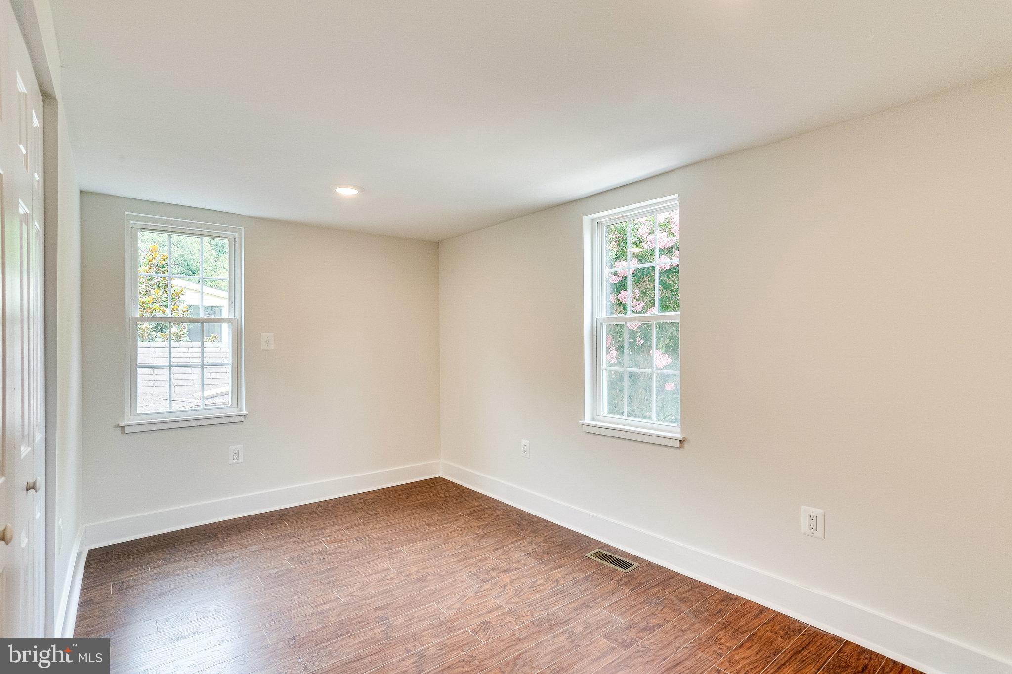 RIVERDALE PARK - Residential