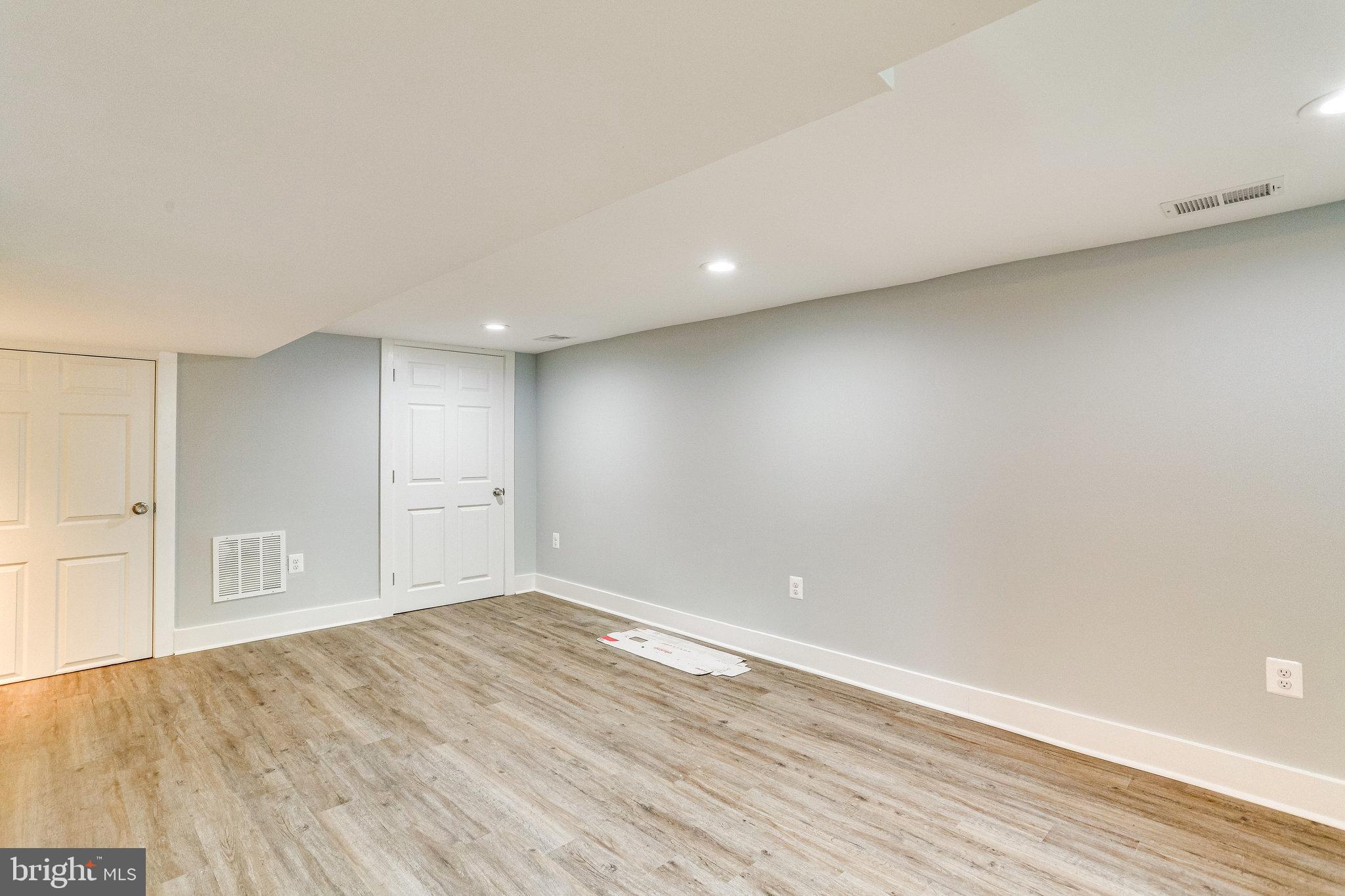 RIVERDALE PARK - Residential