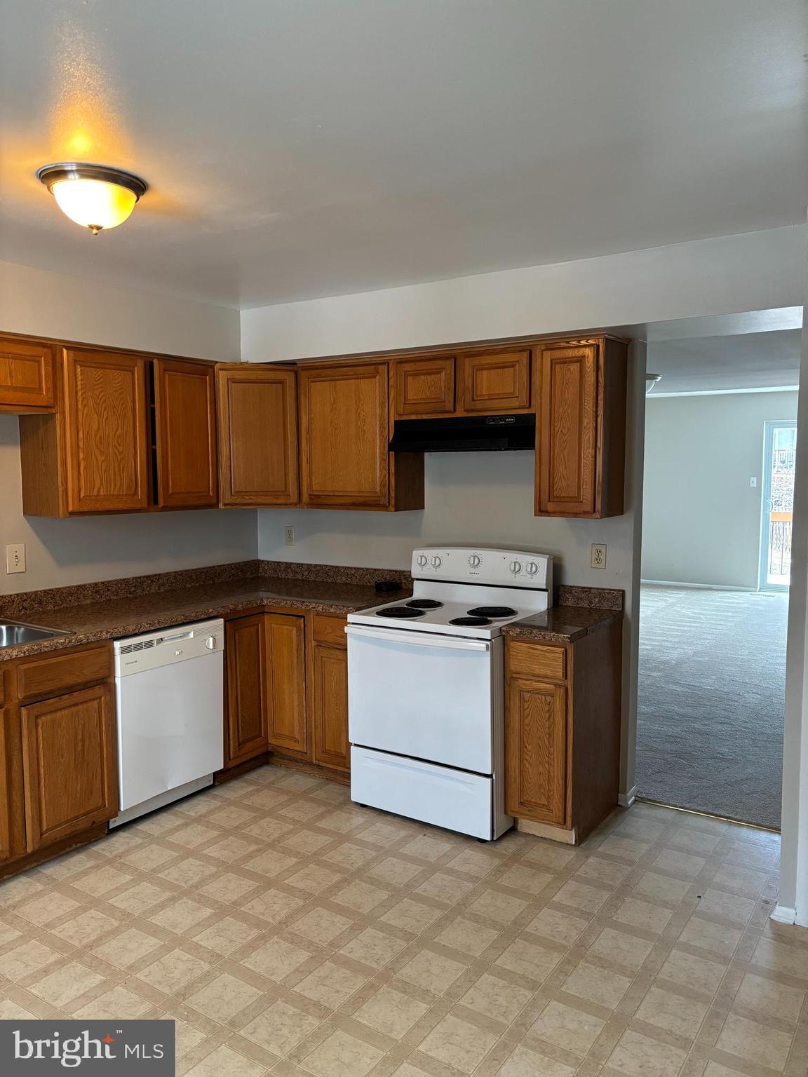 HICKORY HOLLOW - Residential