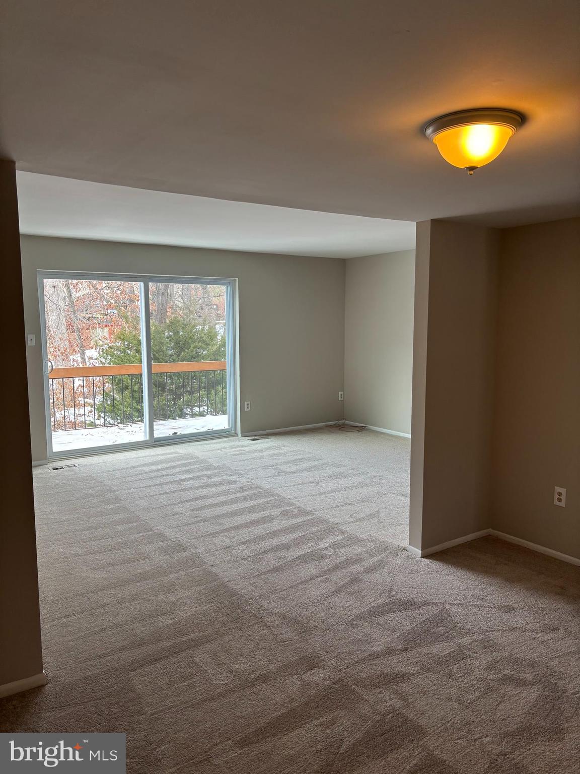 HICKORY HOLLOW - Residential