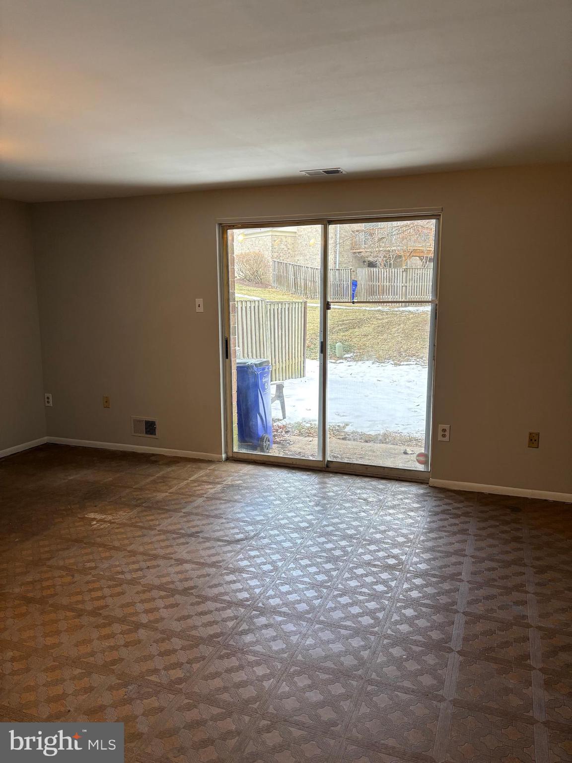 HICKORY HOLLOW - Residential